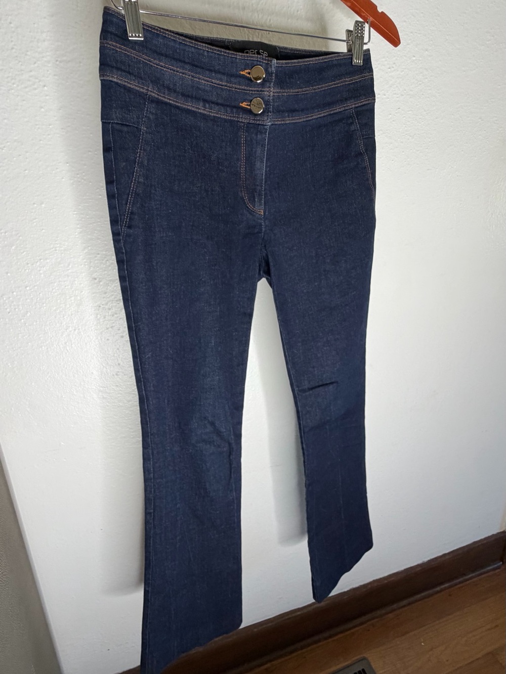 Per Se by Carlisle Dark Wash Denim Flare Jeans, size 2.